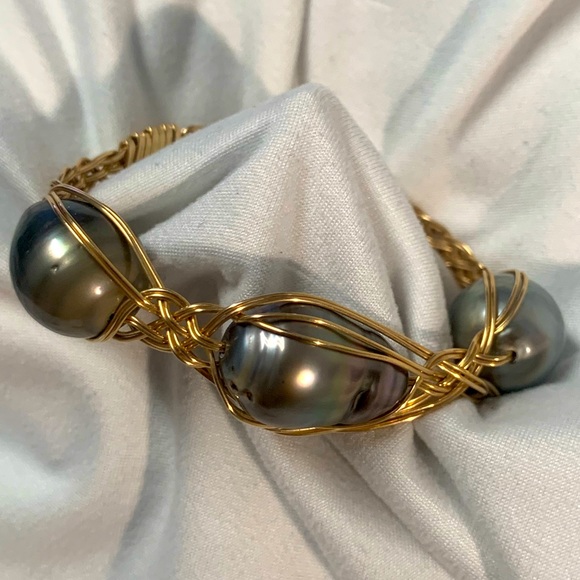 Handwoven 14k gold filled wire with Tahitian pearl cluster - Picture 7 of 13